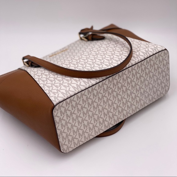 Michael Kors Charlotte Tote Vanilla - Picture 5 of 9